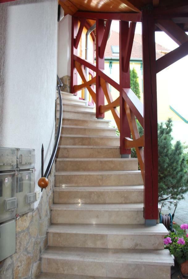 Danubia Apartman Esztergom Exterior photo