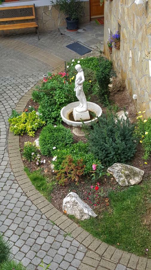 Danubia Apartman Esztergom Exterior photo