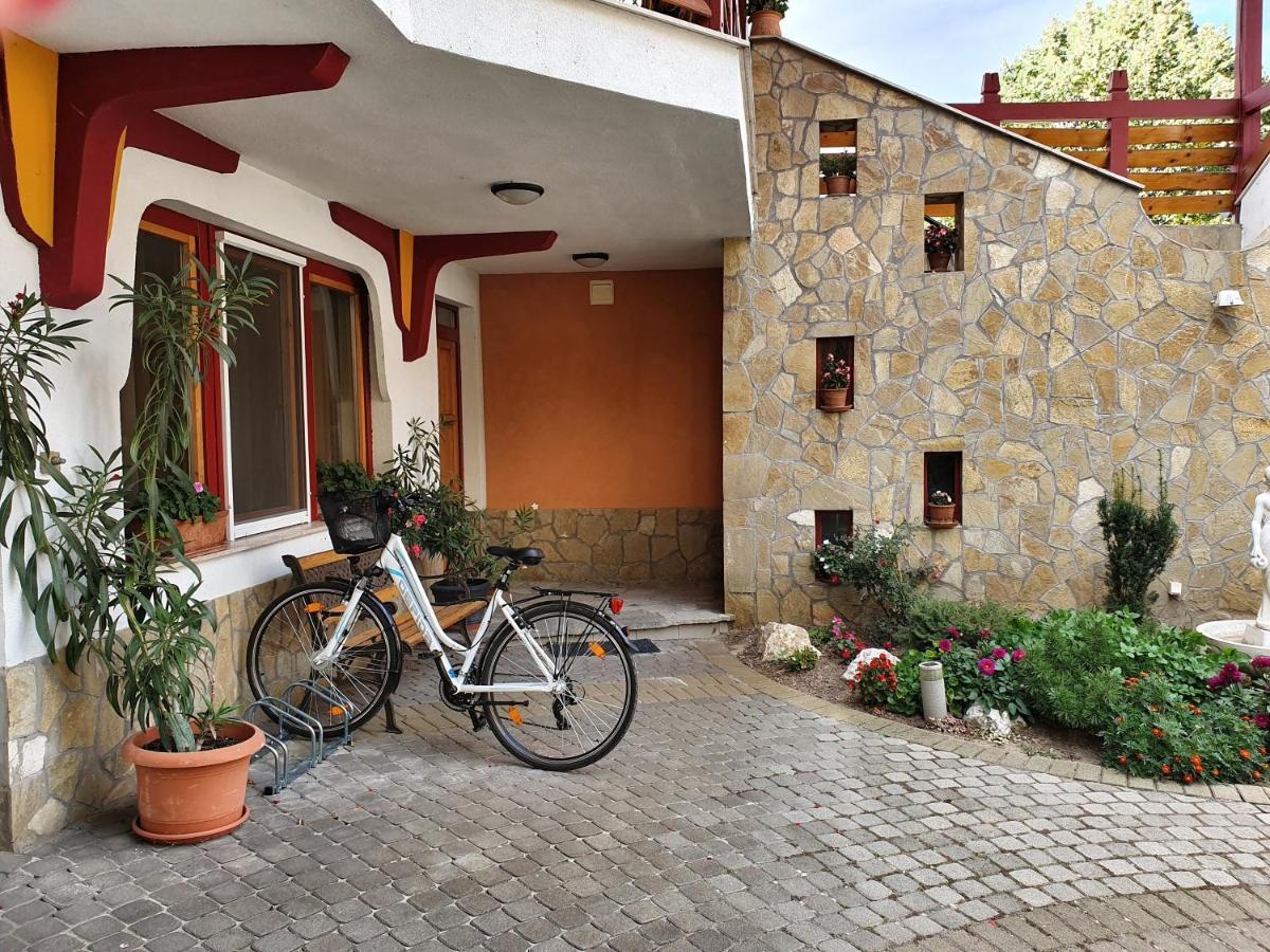 Danubia Apartman Esztergom Exterior photo